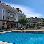 Hotel de apartamente Amphi 3*