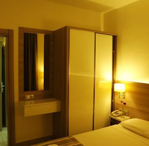 Amphi マルマリス