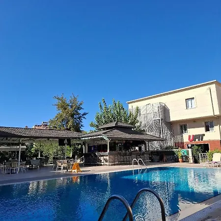 Amphi Μαρμαρίς