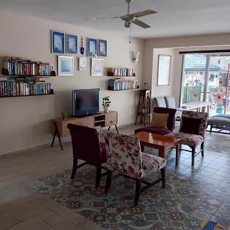 Amphi Μαρμαρίς